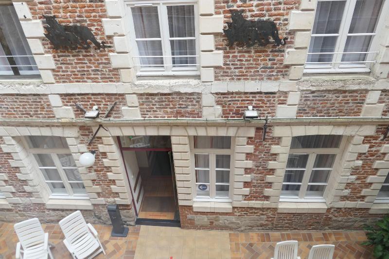 Hôtel Les Trois Luppars Arras Exterior foto